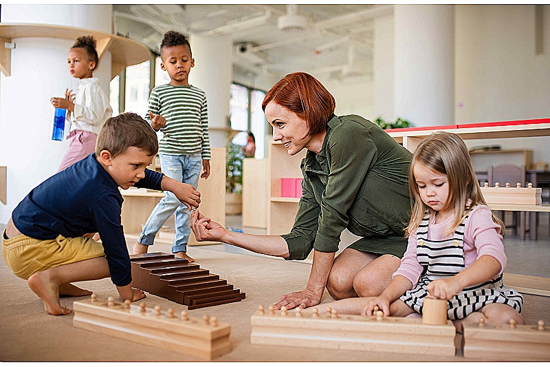 Najbolje Montessori igračke za poticanje ranog razvoja djeteta